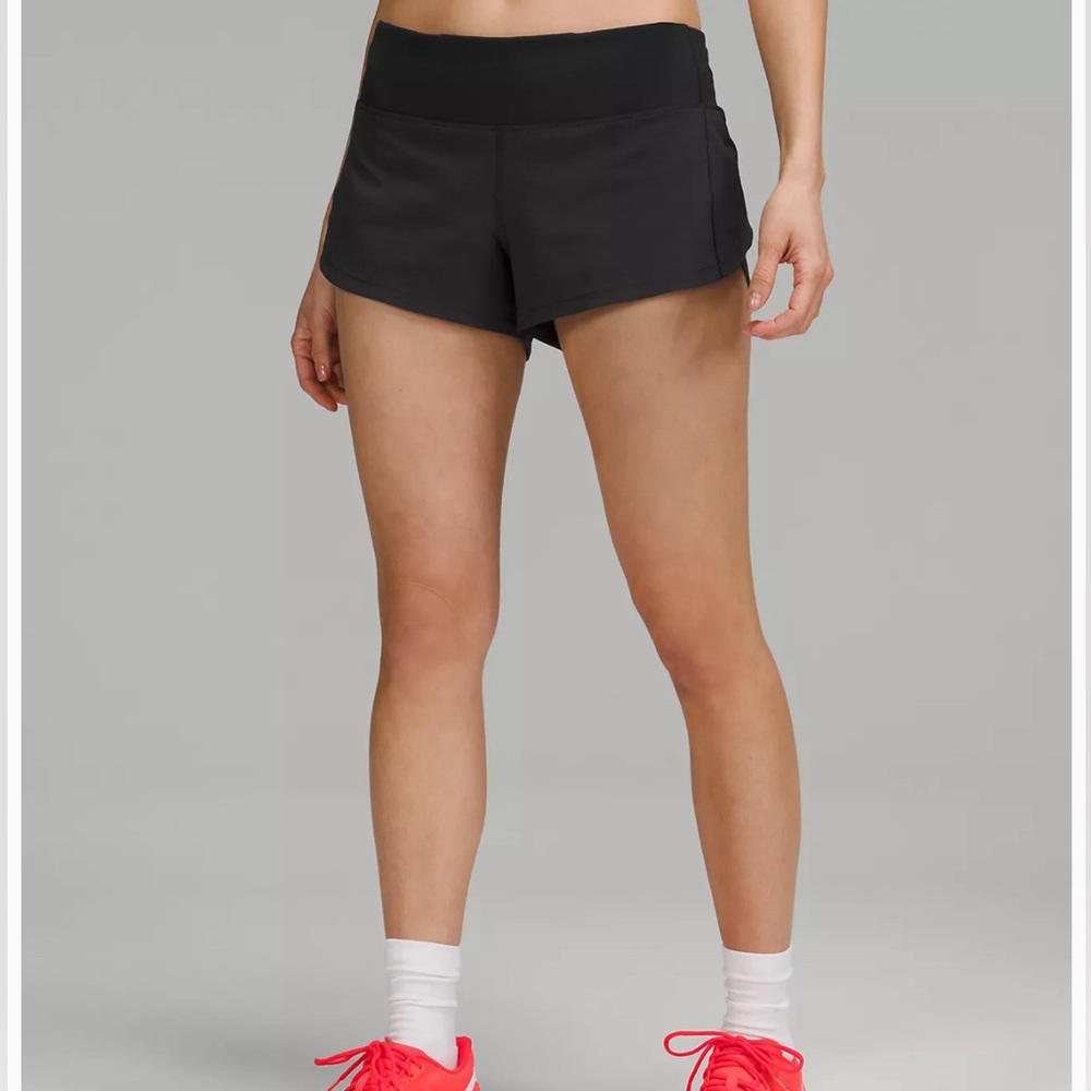 Lululemon Black Speed Up Low-Rise Lined Short 2.5" size 6